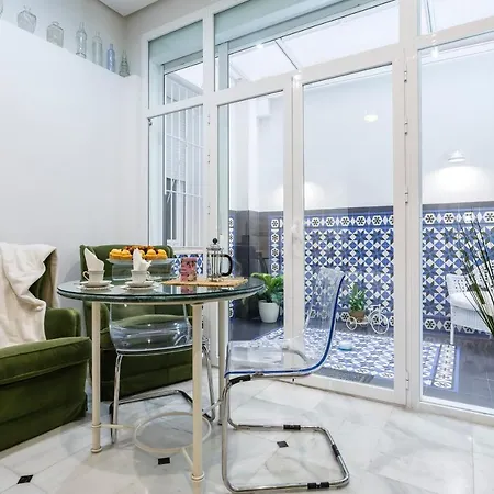 Surthy Villamarta Studio City Center شقة جيريز