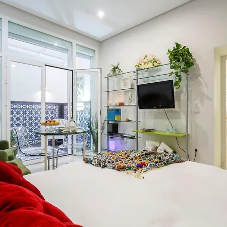 Surthy Villamarta Studio City Center جيريز