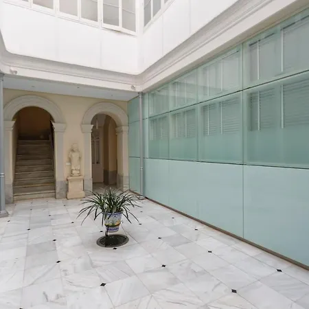 Surthy Villamarta Studio City Center جيريز
