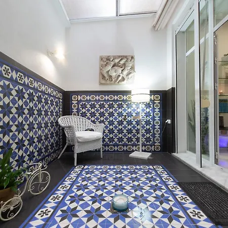 Surthy Villamarta Studio City Center جيريز