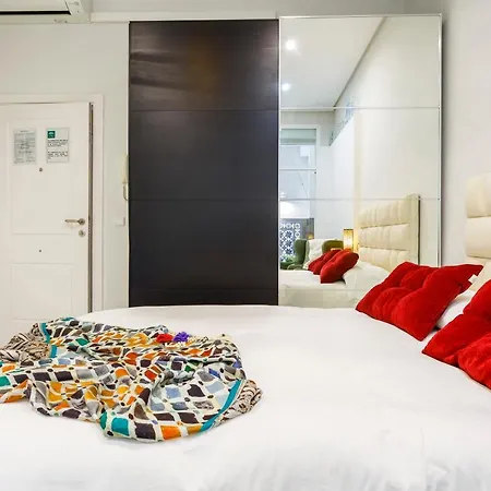 Surthy Villamarta Studio City Center جيريز